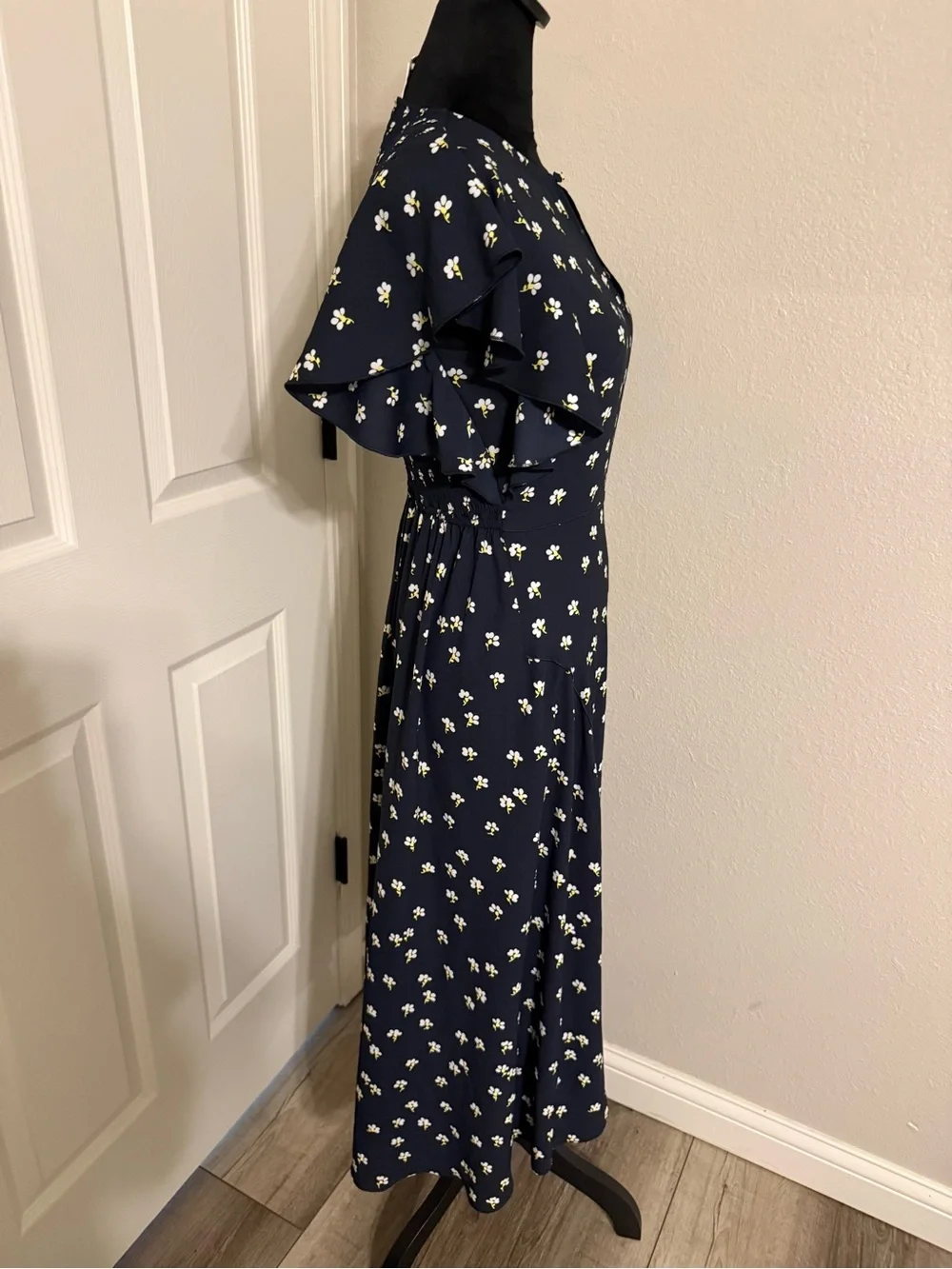 kate spade Navy Floral Midi Dress - Daisy Toss Flutter Sleeve Dress. 👗 NWT
